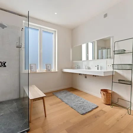 Prachtig, Moderne En Stijlvolle Gezinswoning 6p 펜션 *